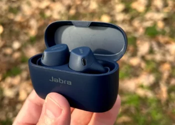 JABRA’S ELITE 4 ACTIVE ARE THE VALUE-PACKED SPORTS BUDS TO BEAT
